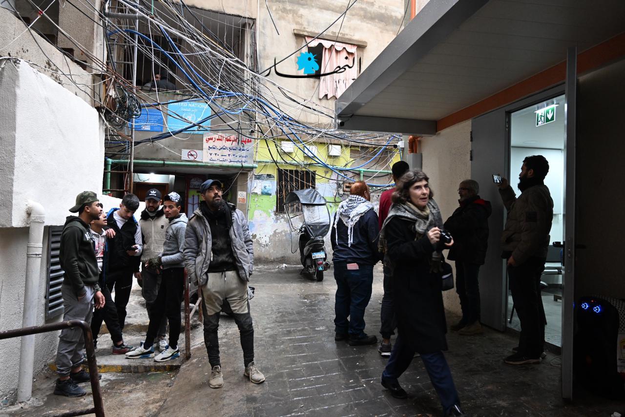 بالصور- اعتصام أمام مبنى الأونروا في برج البراجنة